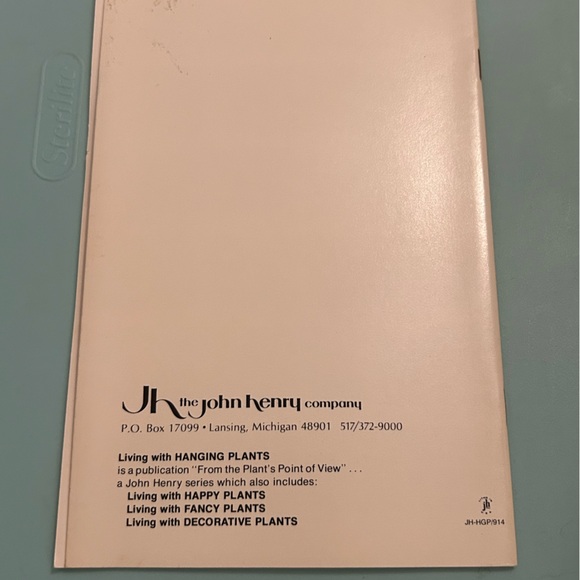 Living with Hanging Plants by John Henry Company (1976, Paperback) - Picture 2 of 2